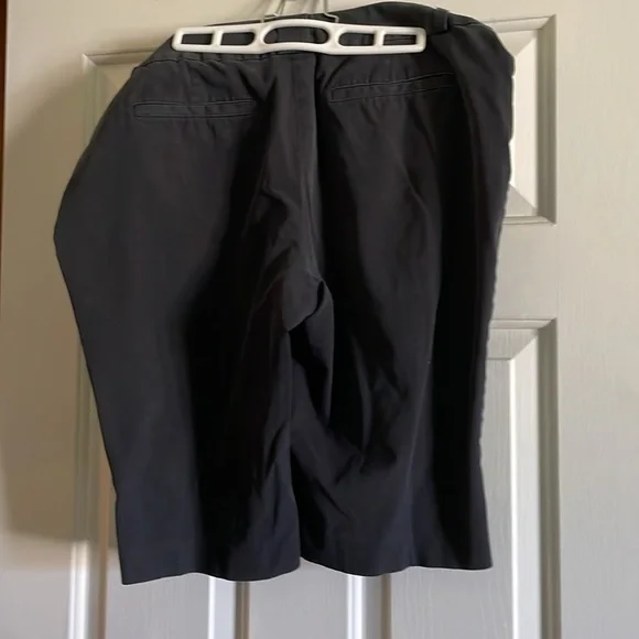 Bundle of two size 16 pants. Levi jeans and Style & Co shorts - Picture 7 of 9